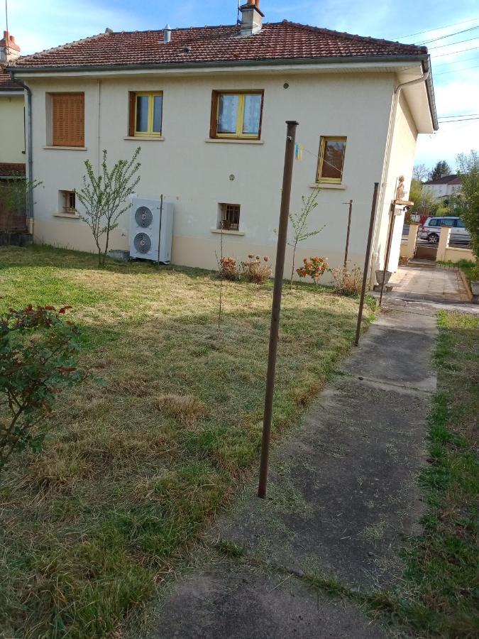 Maison Entiere Avec Parking, Garage Et Jardin Montluçon Exterior foto